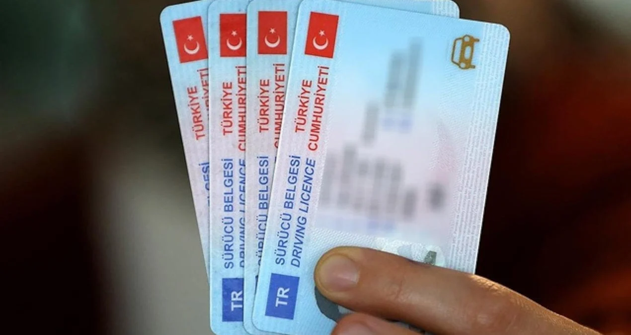 Bakan Yerlikaya duyurdu: Ehliyet yenileme süresi uzatıldı
